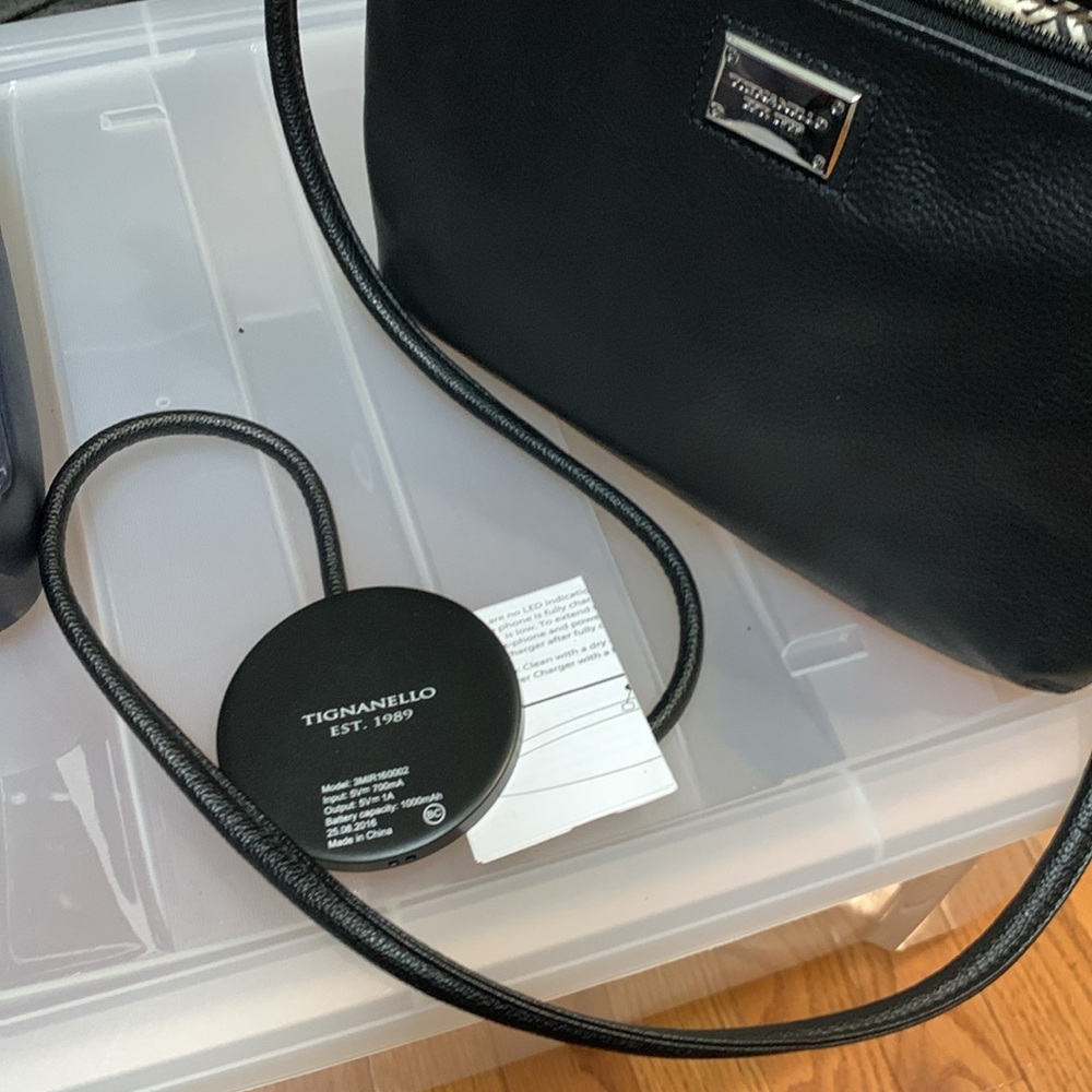 Tignanello black leather crossbody with phone charger and pockets galore . NWOT - Picture 5 of 10